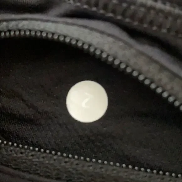 Lululemon run tight luxtreme stripe size 2 - Picture 2 of 3